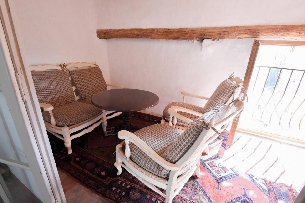 مبيت وإفطار Montfort-sur-Argens La Cachette Du Comte المظهر الخارجي الصورة